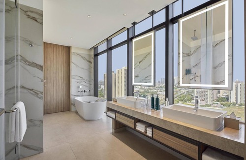 Gurugram Hotel | Hilton Gurugram Baani City Centre