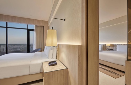 Gurugram Hotel | Hilton Gurugram Baani City Centre