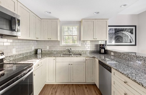 Kitty Hawk Hotel | Hilton Vacation Club Beachwoods Kitty Hawk