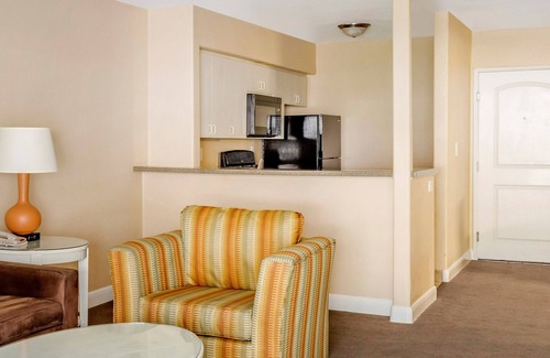 Canyon Corridor Hotel | Hilton Vacation Club Palm Canyon Palm Springs