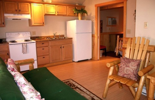 Bar Harbor Hotel | Hinckley's Dreamwood Cottages