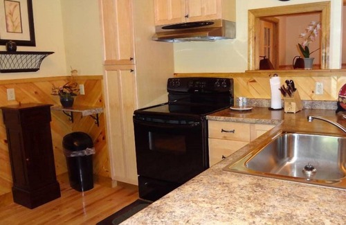 Bar Harbor Hotel | Hinckley's Dreamwood Cottages