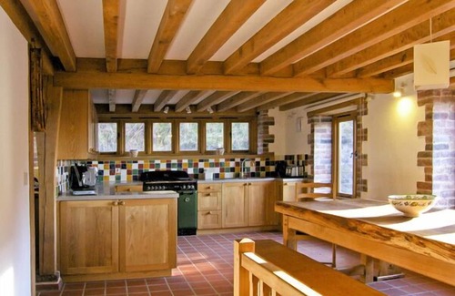 Tirabad Cabaña | Hiraeth, admite mascotas, casa de vacaciones de lujo en Dolau, Ref 4455