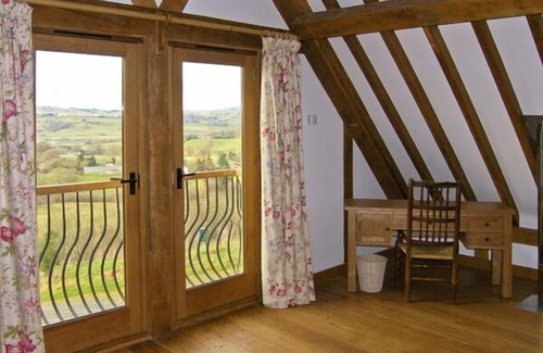 Tirabad Cabaña | Hiraeth, admite mascotas, casa de vacaciones de lujo en Dolau, Ref 4455