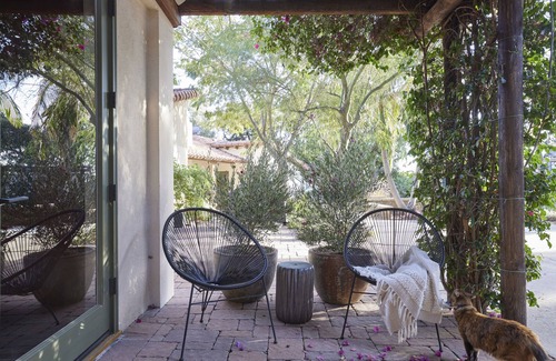 La Canada Flintridge Casa | Historic 1-bedroom Adobe Casita