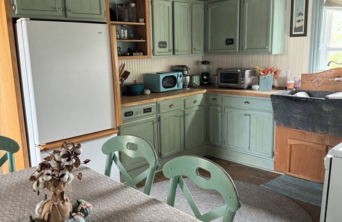 West Middletown Casa | Historic 1846 fully restored pet-friendly house for you.