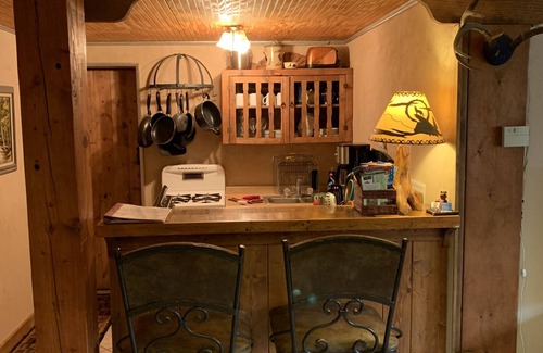 Sandia Park Country Club Apartamento | Historic 1925 Pine Cone Inn