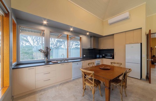 Macgillivray Cabaña | Historic and Charming Cottage with Modern Comfort and Two King Suites