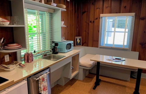 Boone Hotel | Historic Blue Ridge Tourist Court - One Bathroom Suite ADA