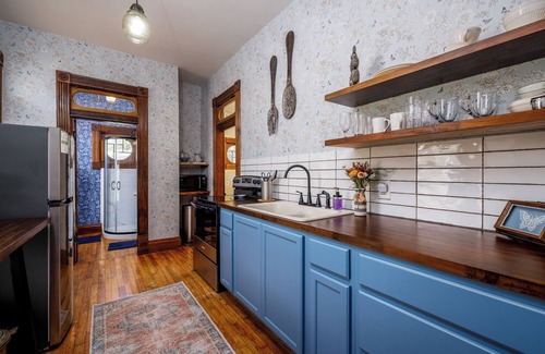 Chariton Casa | Historic Bungalow in Chariton, Sleeps 5, Pets Ok, Single Level