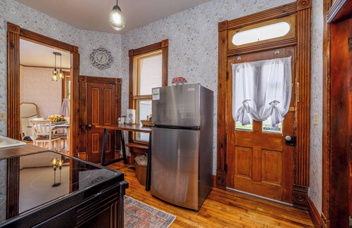 Chariton Casa | Historic Bungalow in Chariton, Sleeps 5, Pets Ok, Single Level