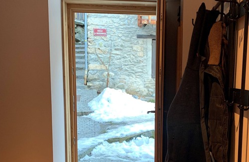 Venosc Chalet De Esquí | Historic chalet in centre Venosc, uninterrupted mountain views,10 mins from lift