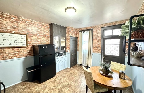 St. Louis Apartamento | Historic Dutchtown Delight with King Bed