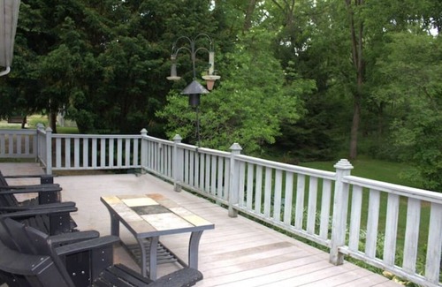 Dundee Casa | Historic Farmhouse with Gardens