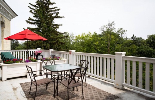 Traverse City Condominio | Condominio en el edificio histórico - Cerca del centro / Bay / Compras / Restaurantes / Tiendas