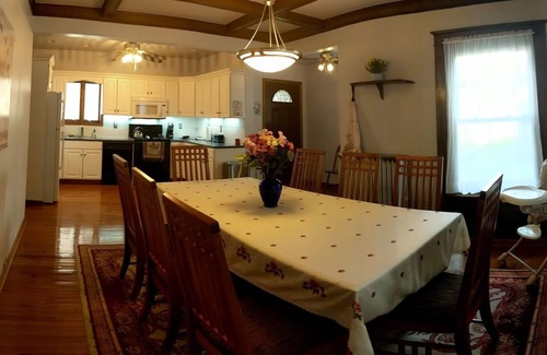 Downtown Niagara Falls Casa | Historic home just 2 blocks from the Aquarium and Falls!