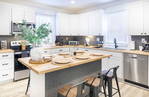 Walton Casa | Historic Home, Perfectly Located Between The Ark and The Creation Museum.