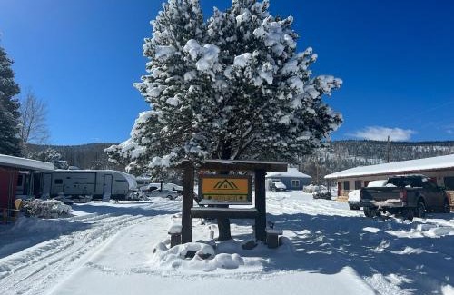 Cleveland Hotel | Historic Mora Inn & RV Park