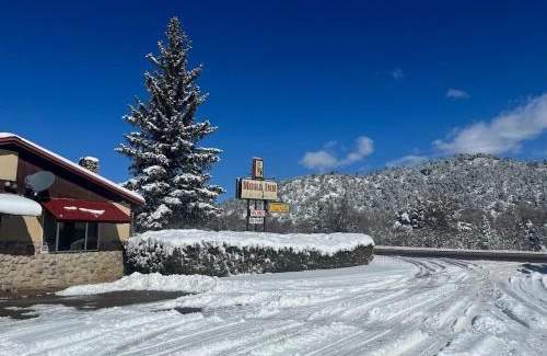 Cleveland Hotel | Historic Mora Inn & RV Park