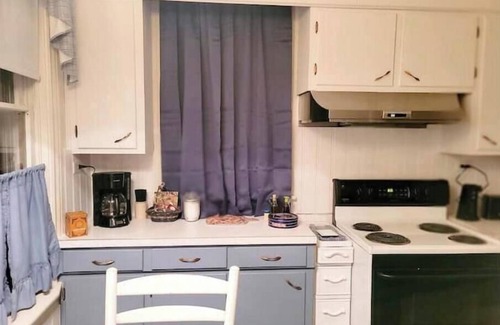 Watsontown Casa | Historic Townhouse w/Antiques & Riverview