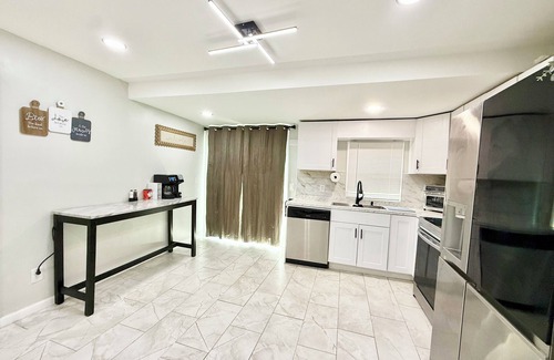 Greendell Casa | Historic Barn View Newton Farm House