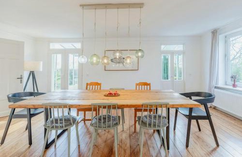 Ostenfeld Casa | Historic Villa In North Frisia