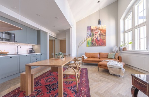 Kuopio Apartamento | Historical 1BR Penthouse with Sauna