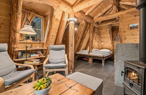 Hol Casa | "Hobbit"like cabin