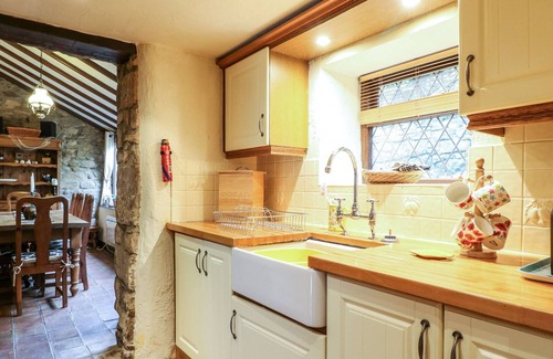 Wirksworth Cabaña | HOG COTTAGE, pet friendly, character holiday cottage in Wirksworth