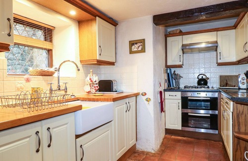 Wirksworth Cabaña | HOG COTTAGE, pet friendly, character holiday cottage in Wirksworth