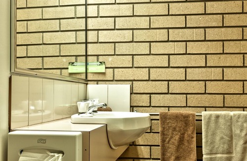 Holbrook Hotel | Holbrook Town Centre Motor Inn