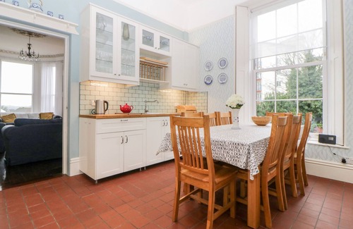 Torquay Cabaña | Holcombe House