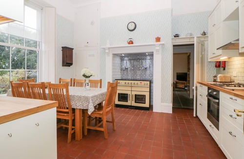 Torquay Cabaña | Holcombe House