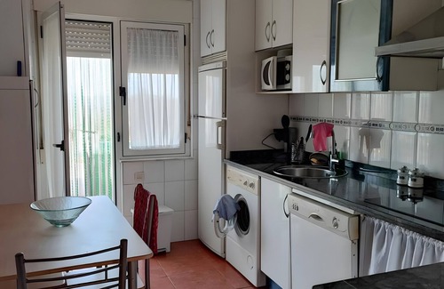 Aldeadavila de la Ribera Casa | Casa de vacaciones 'Luz Mar' con terraza privada, jardín compartido y Wi-Fi