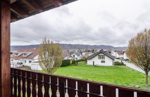 Ludwigshafen Apartamento | Apartamento vacacional "Nicole" con vistas al lago, balcón y Wi-Fi