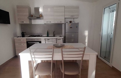 Caltagirone Apartamento | Apartamento vacacional 'Appartamento 1 con Piscina' con piscina, balcón y aire acondicionado