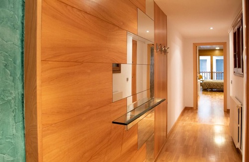 Sort Apartamento | 'Exclusivo Apartamento' en Sort con balcón y vista a la montaña