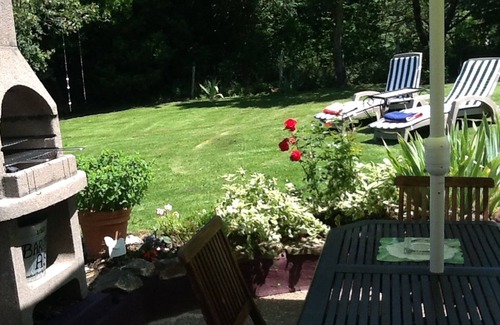 Bussiere-Poitevine Cabaña | Casa rural con Scandinavian Bañera de hidromasaje para uso exclusivo de los huéspedes.