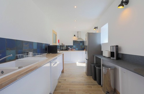 Saint-Michel-en-Greve Casa | Casa de vacaciones 'Gite Des Hauts Grève - Proche Mer' con terraza compartida, jardín y Wi-Fi