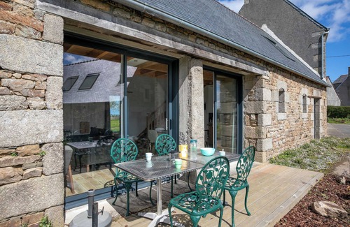 Saint-Michel-en-Greve Casa | Casa de vacaciones 'Gite Des Hauts Grève - Proche Mer' con terraza compartida, jardín y Wi-Fi