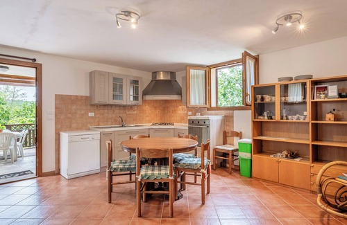 San Marcello Piteglio Casa | Casa de vacaciones 'Villetta Allegra' con vistas a la montaña, terraza privada y jardín privado