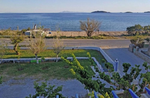 Kipri Casa | Casa de vacaciones '11 Perasma Kypri Beach Apt' con terraza privada, Wi-Fi y aire acondicionado.