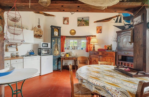 Cherrueix Casa | Casa de vacaciones 'Ancien Moulin À Vent Du 19e Siècle' con vistas al mar, terraza y jardín privado