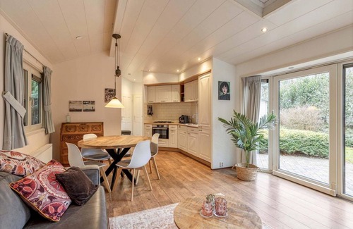 Lunteren Chalet De Esquí | ✓ Holiday home at Estate de Scheleberg ✓ Holiday home for 4 persons ✓ Situated in Lunteren (Gelderland) ✓ Holiday park at the Veluwe ✓ Book directly at the park