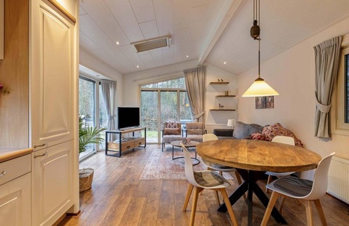 Lunteren Chalet De Esquí | ✓ Holiday home at Estate de Scheleberg ✓ Holiday home for 4 persons ✓ Situated in Lunteren (Gelderland) ✓ Holiday park at the Veluwe ✓ Book directly at the park