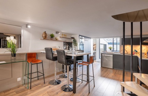 Lorient Casa | Casa de vacaciones 'Beau Loft Lorient - Centre Ville' con terraza privada y Wi-Fi