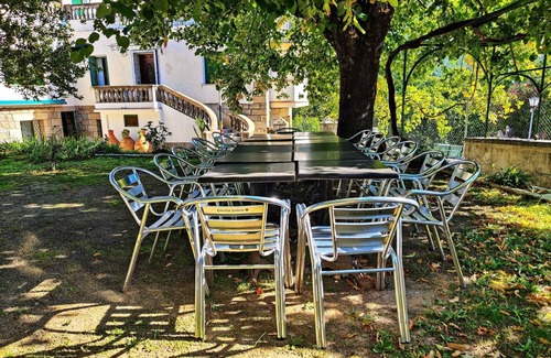 Piedralaves Casa | Casa de vacaciones 'El Rozado' con vistas a la montaña, terraza privada y Wi-Fi