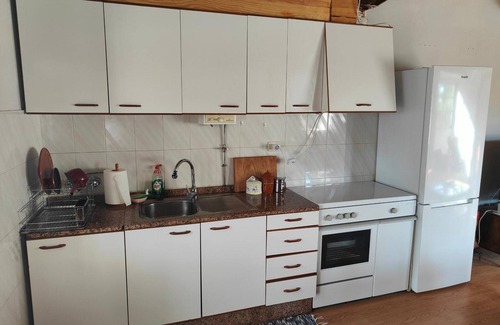 Ramil Apartamento | Casa de vacaciones Elena - con vistas a la montaña, jardín privado y Wi-Fi