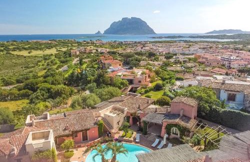 Porto San Paolo Casa | Holiday Home Erica 21 - Vista Village by Interhome