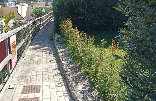 Is Molas Villa | Casa de vacaciones 'Erika House Is Molas' inmersa en el verde con vistas al mar y Wi-Fi